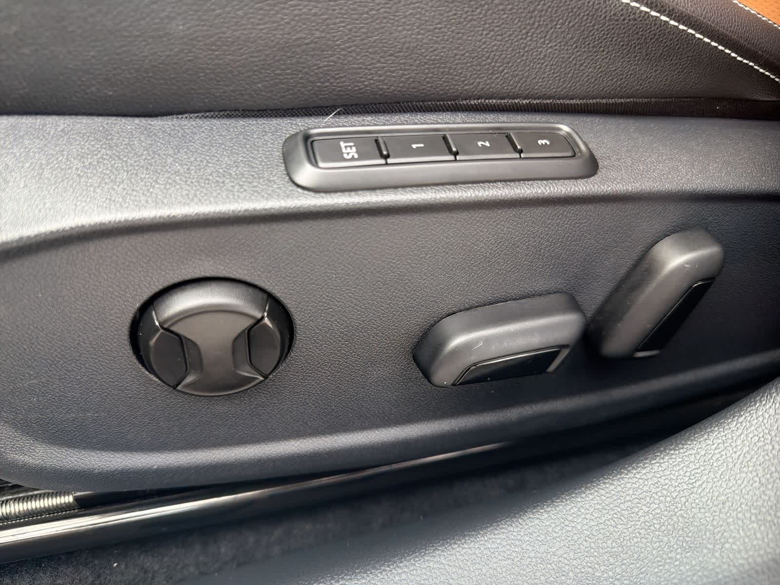 Thumbnail: 2023 Volkswagen Jetta - 18