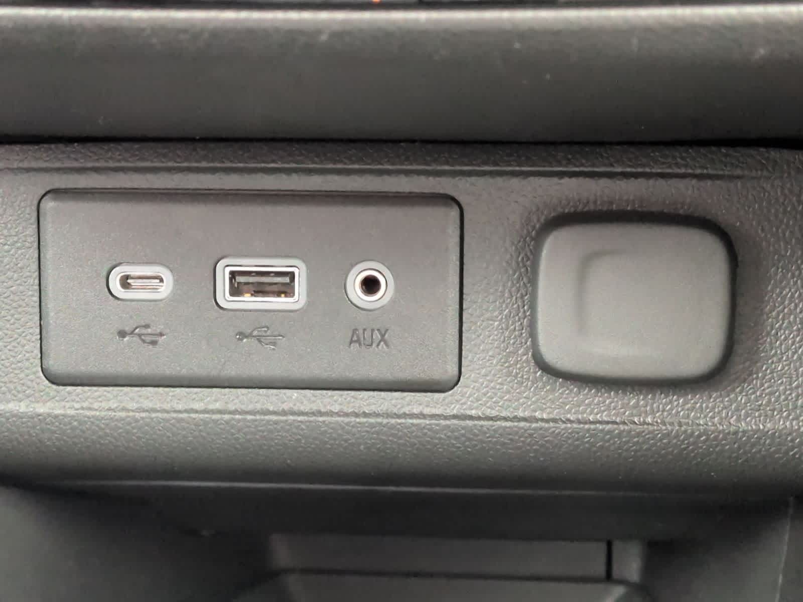 Thumbnail: 2021 Buick Encore GX - 31