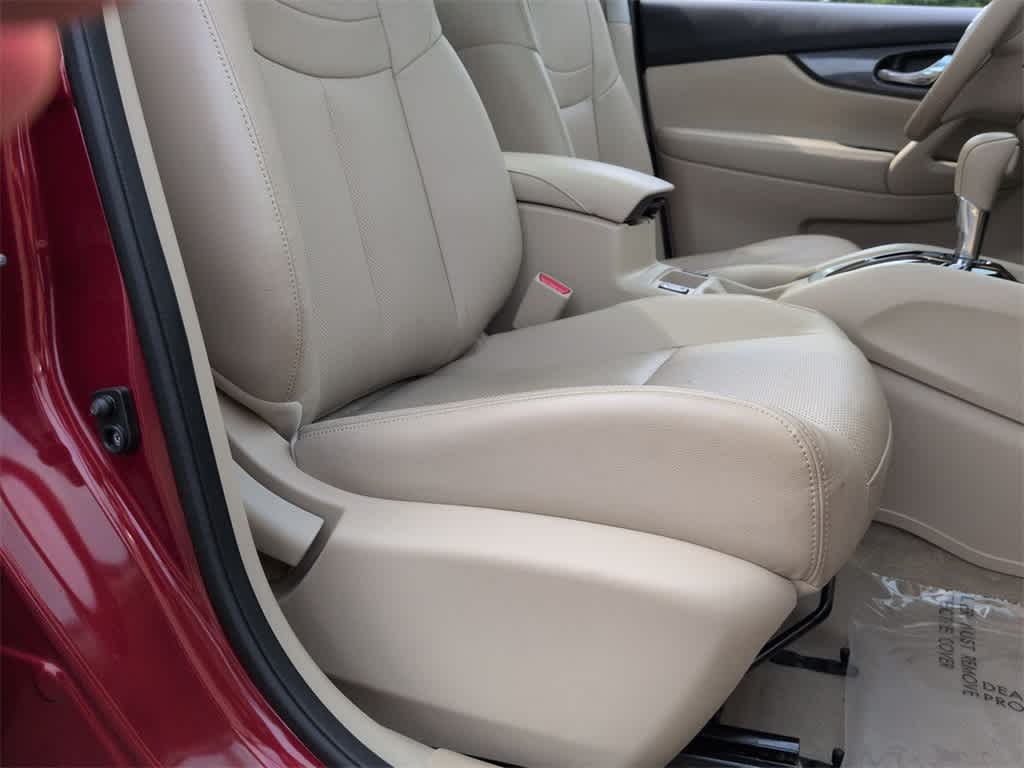 Thumbnail: 2015 Nissan Rogue - 24