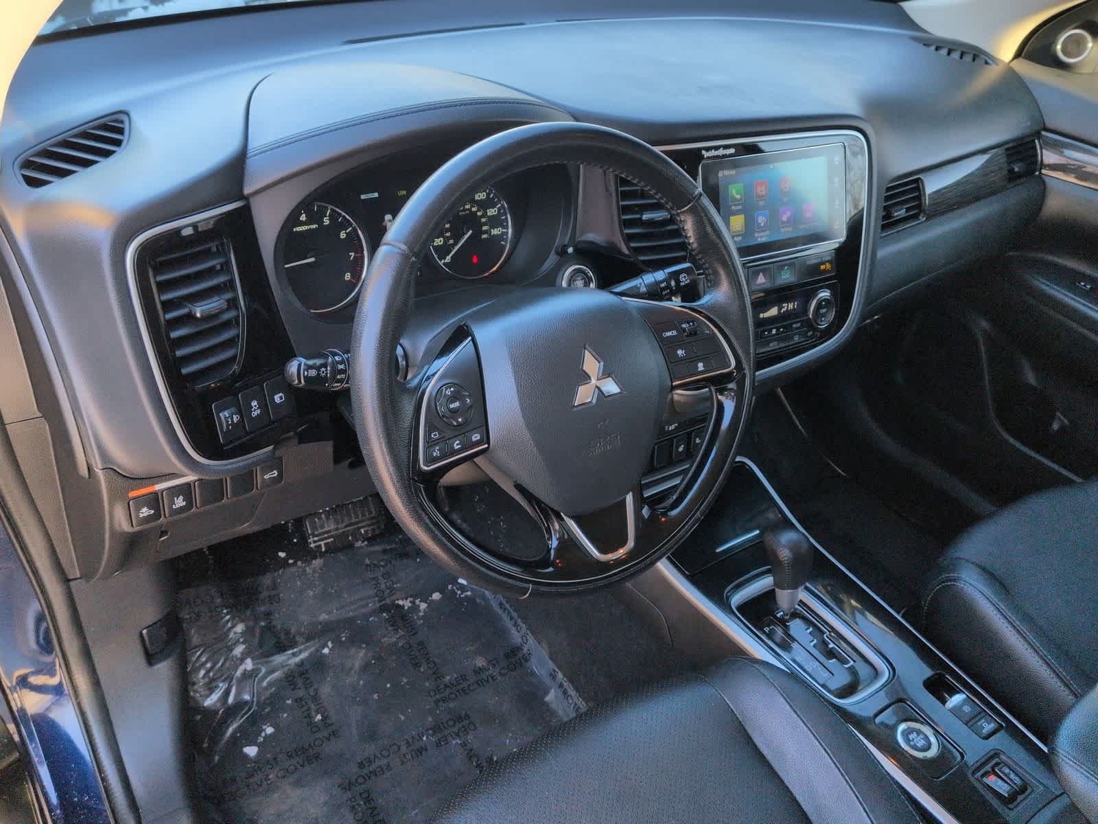 Thumbnail: 2017 Mitsubishi Outlander - 10