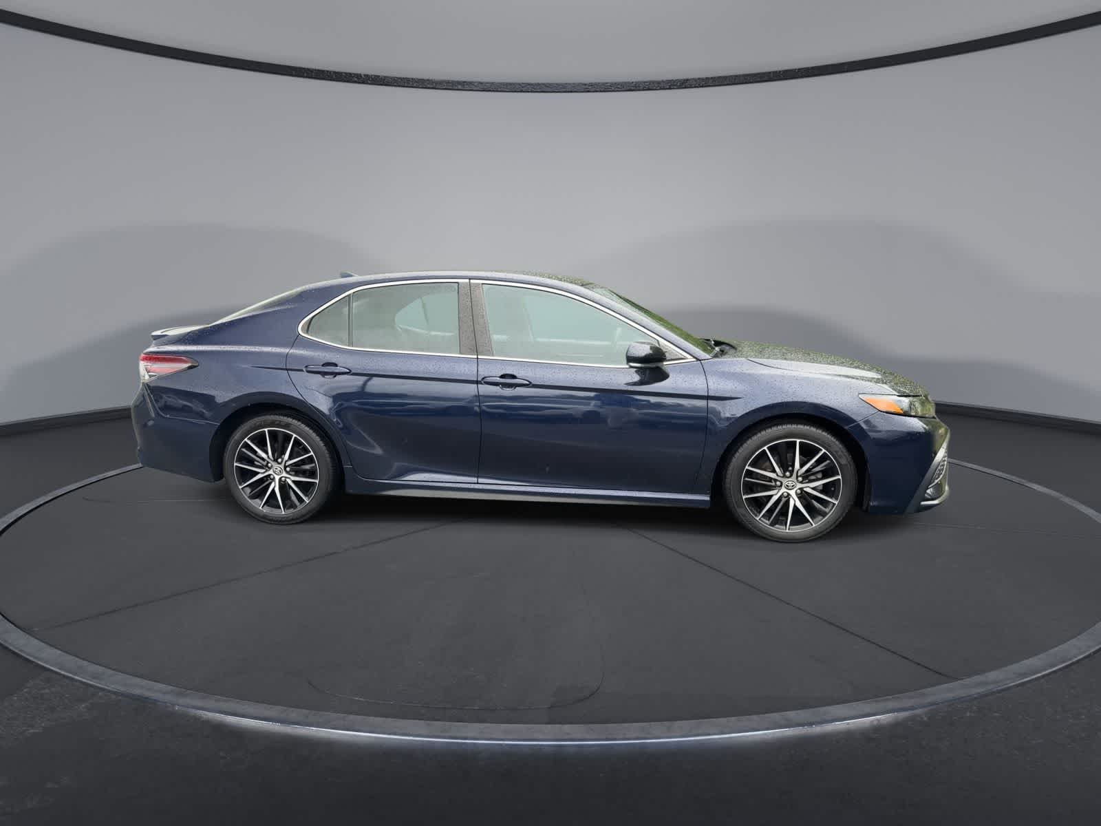 Thumbnail: 2022 Toyota Camry - 9