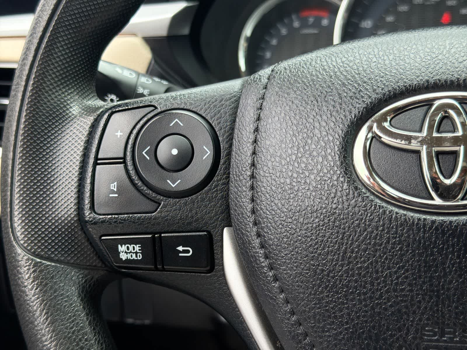Thumbnail: 2015 Toyota Corolla - 24