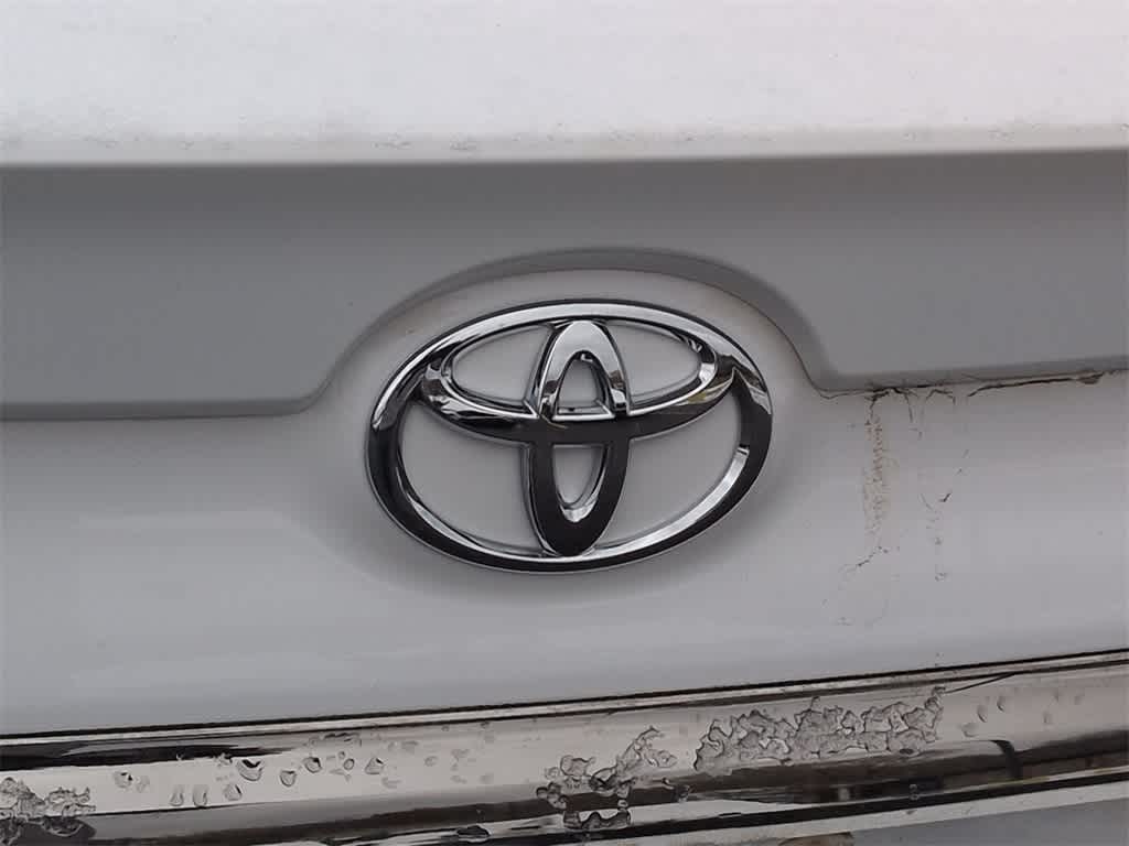 Thumbnail: 2017 Toyota Camry - 12