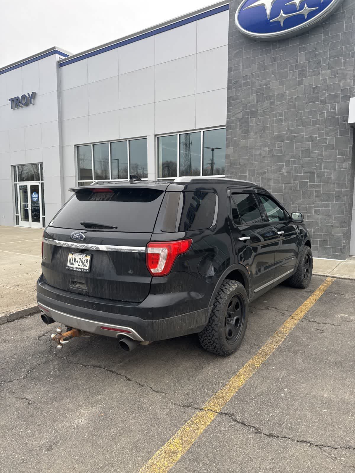 Thumbnail: 2017 Ford Explorer - 3