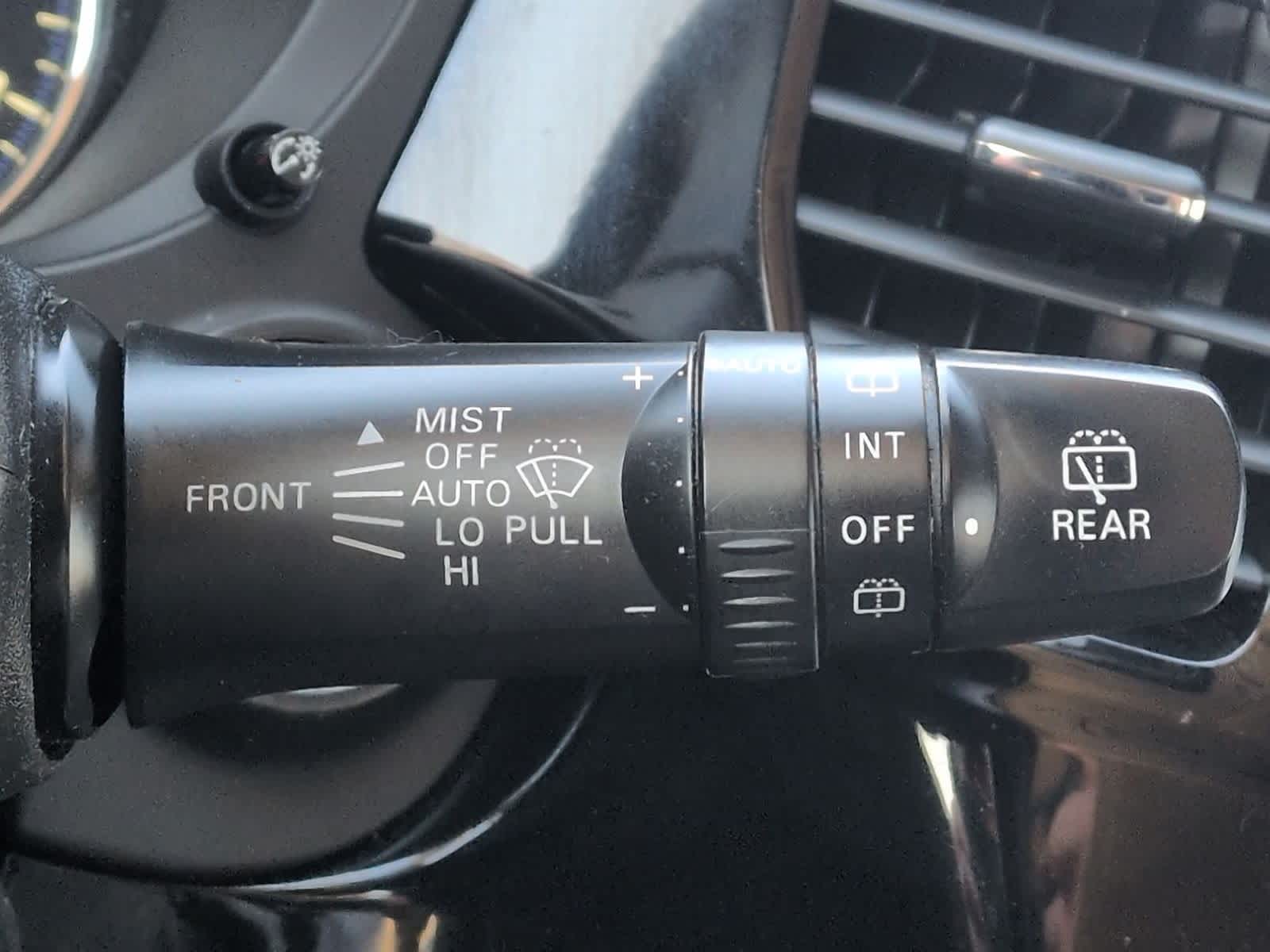 Thumbnail: 2017 Mitsubishi Outlander - 28