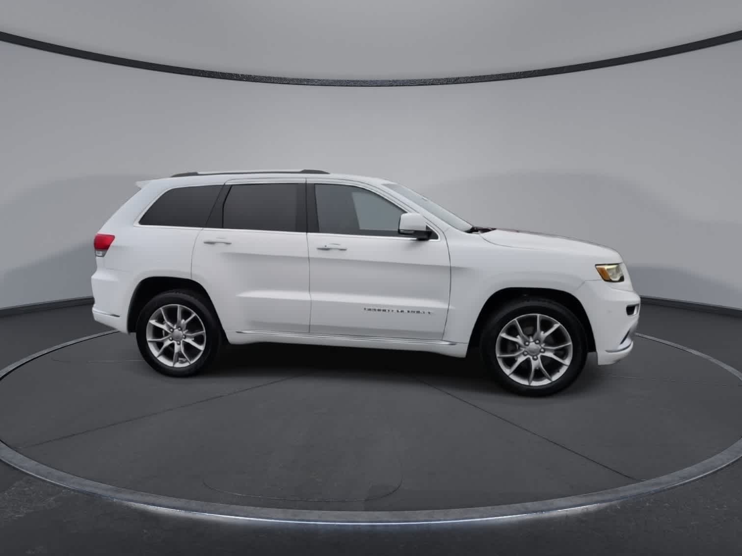 Thumbnail: 2016 Jeep Grand Cherokee - 9