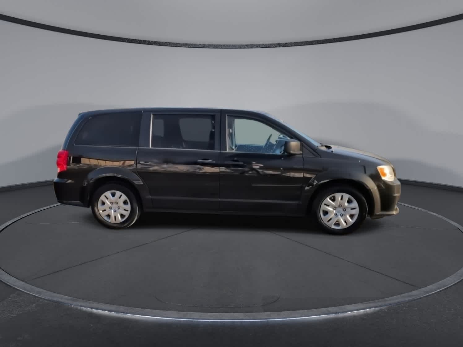 Thumbnail: 2019 Dodge Grand Caravan - 9
