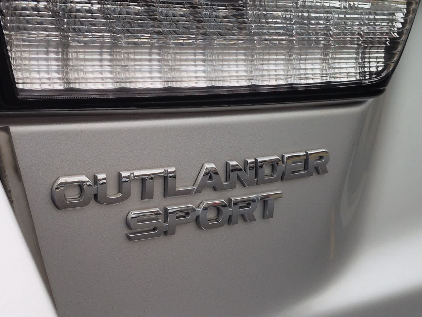 Thumbnail: 2020 Mitsubishi Outlander Sport - 13