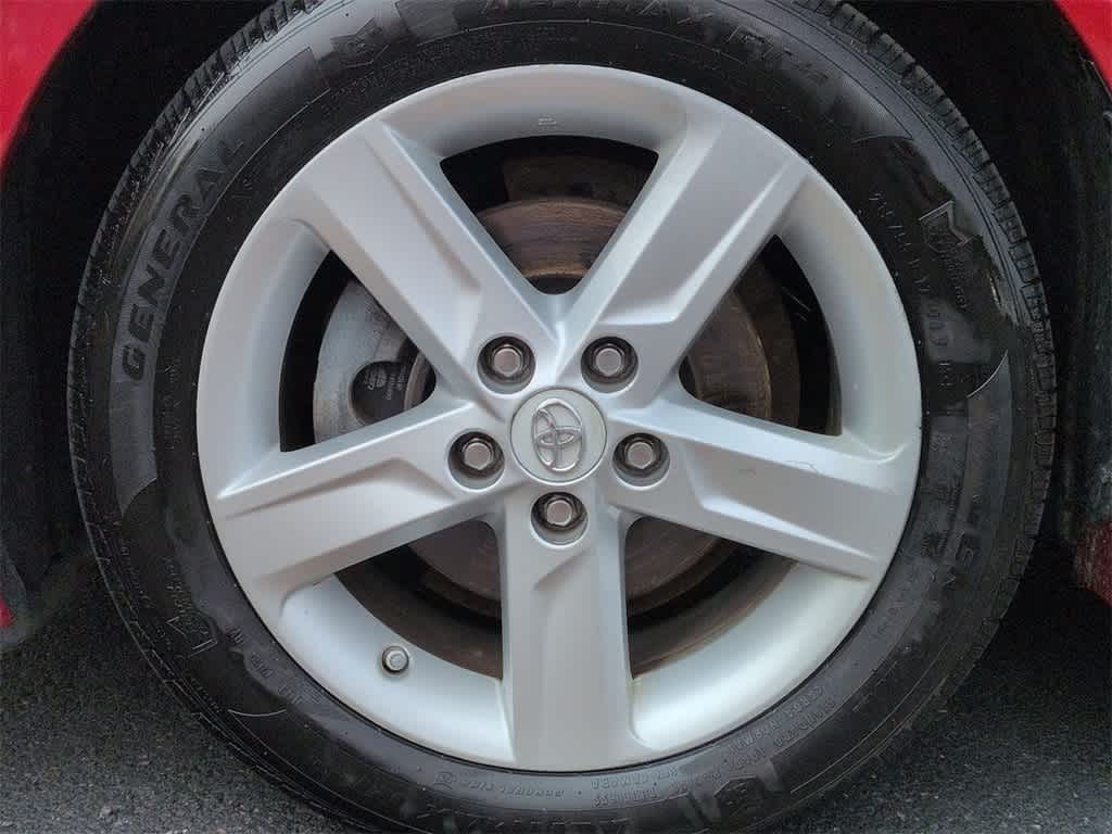 Thumbnail: 2013 Toyota Camry - 14
