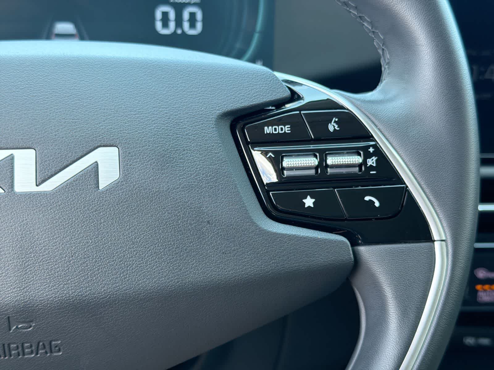Thumbnail: 2024 Kia Niro - 24
