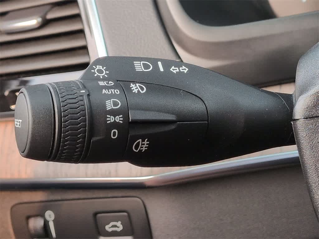 Thumbnail: 2022 Volvo XC90 - 29