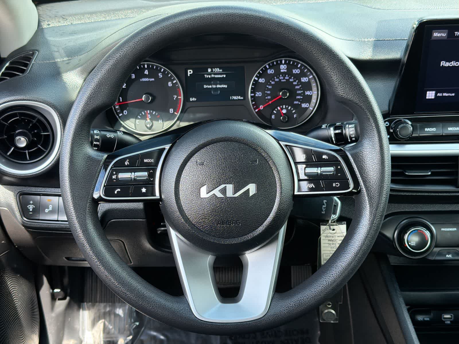Thumbnail: 2023 Kia Forte - 23
