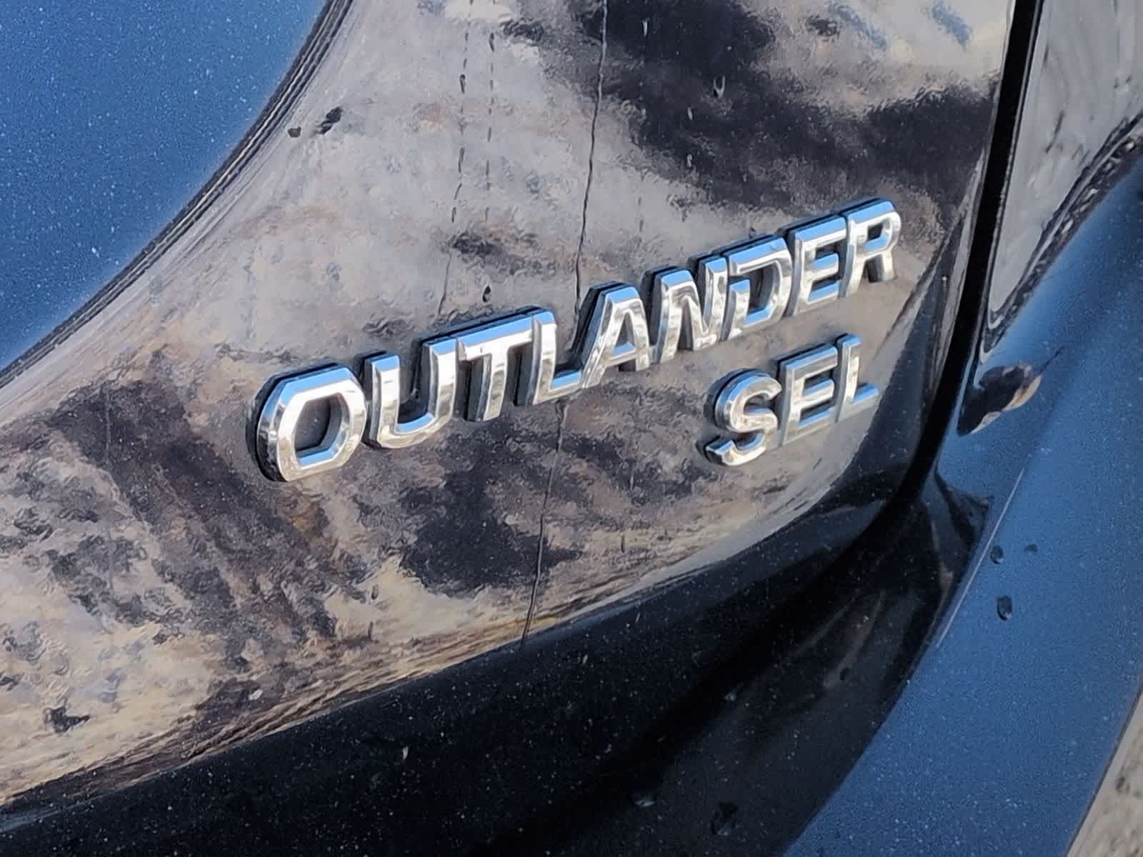 Thumbnail: 2017 Mitsubishi Outlander - 13