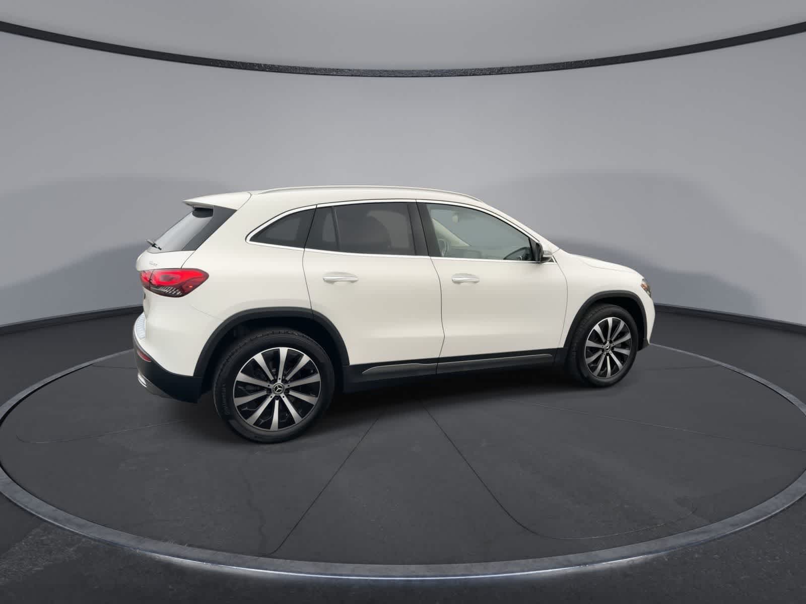 Thumbnail: 2021 Mercedes-Benz GLA - 8