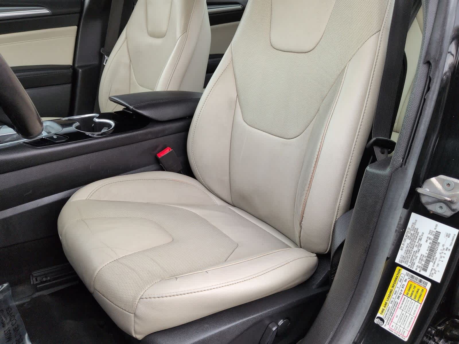 Thumbnail: 2015 Ford Fusion - 17