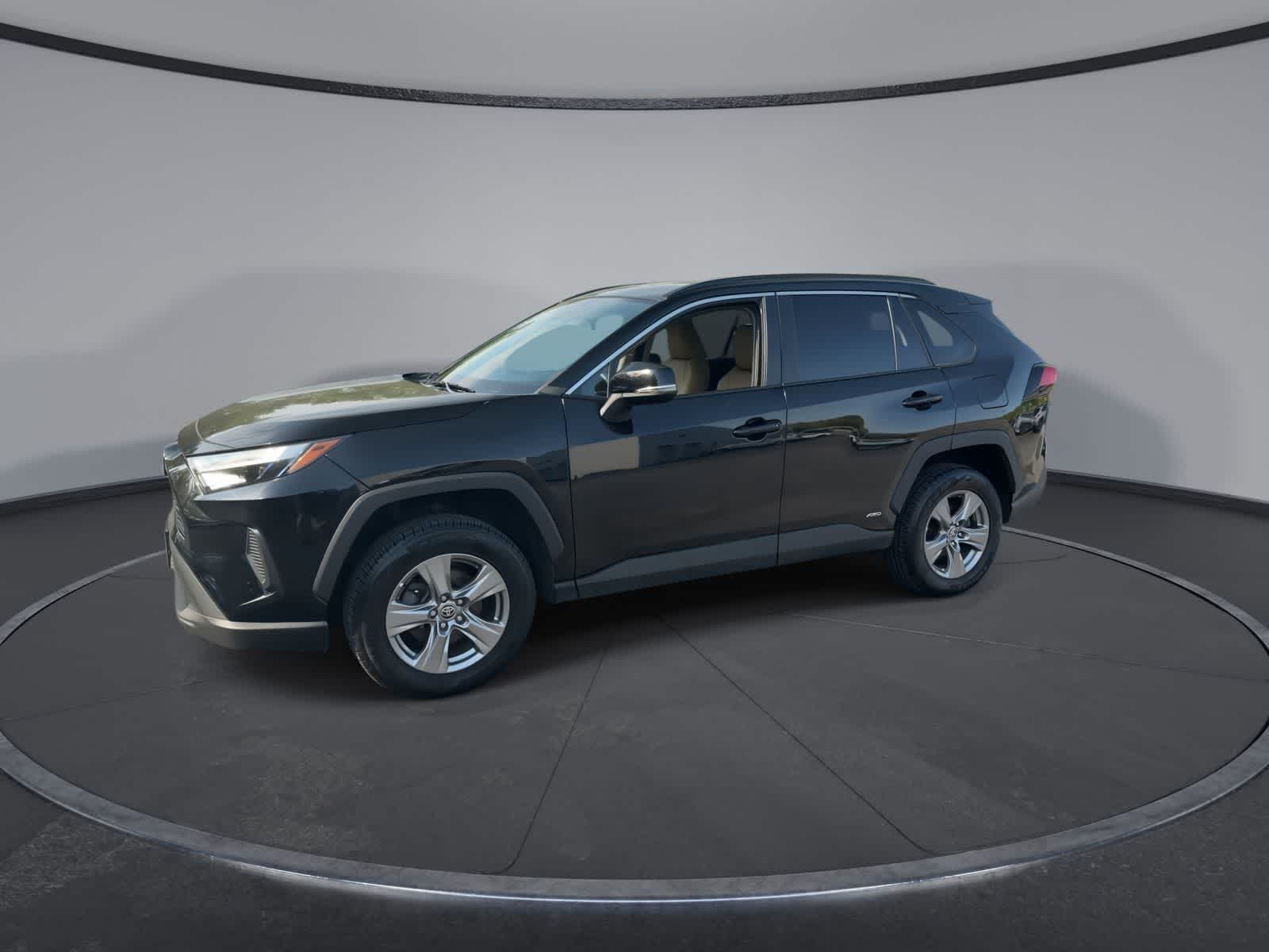 Thumbnail: 2022 Toyota RAV4 - 3