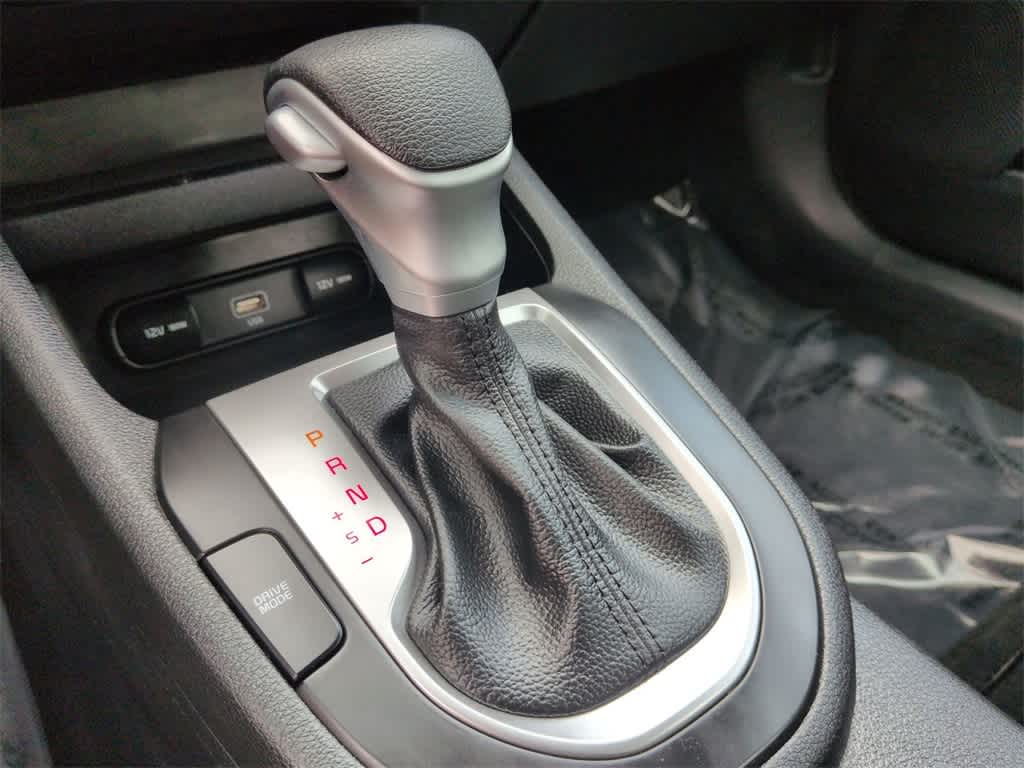 Thumbnail: 2023 Kia Forte - 32