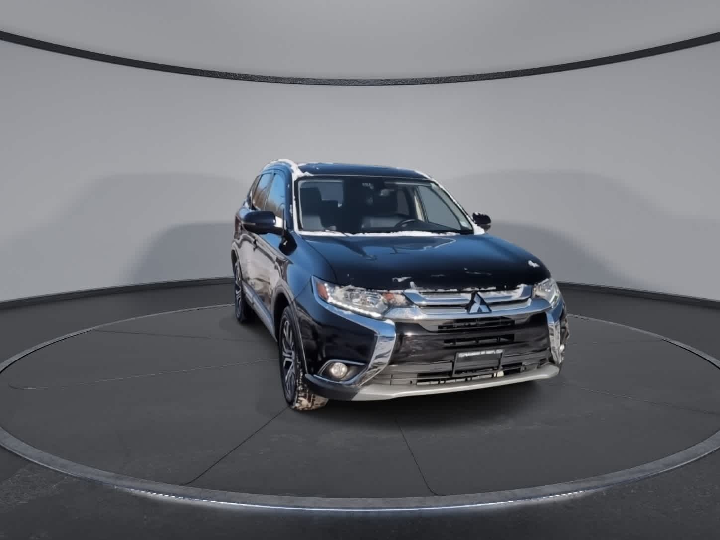 Thumbnail: 2017 Mitsubishi Outlander - 2