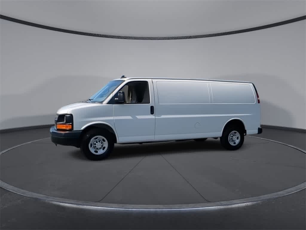 Thumbnail: 2016 Chevrolet Express - 4