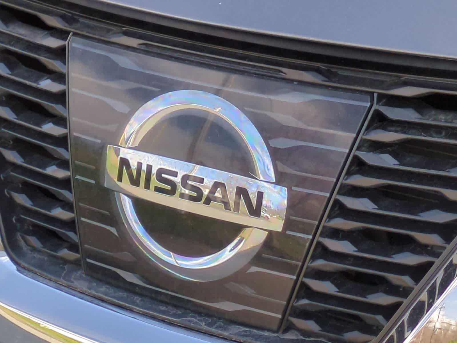 Thumbnail: 2017 Nissan Rogue - 11