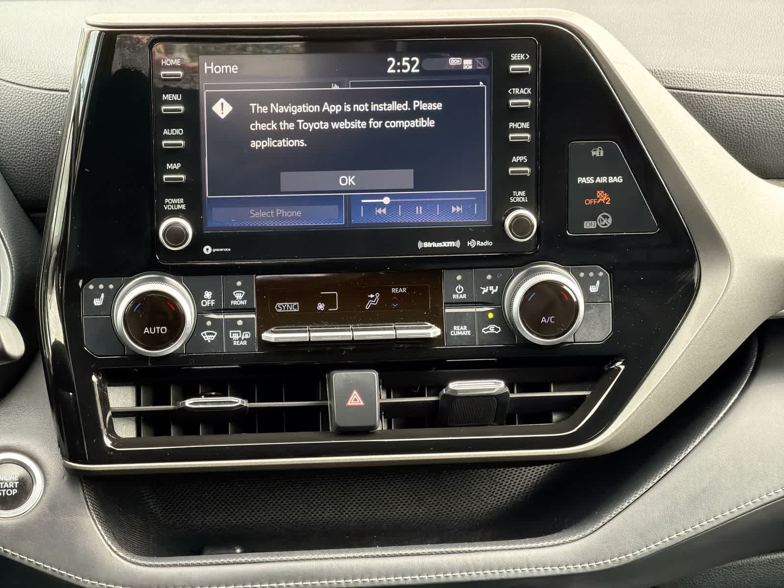 Thumbnail: 2021 Toyota Highlander - 28
