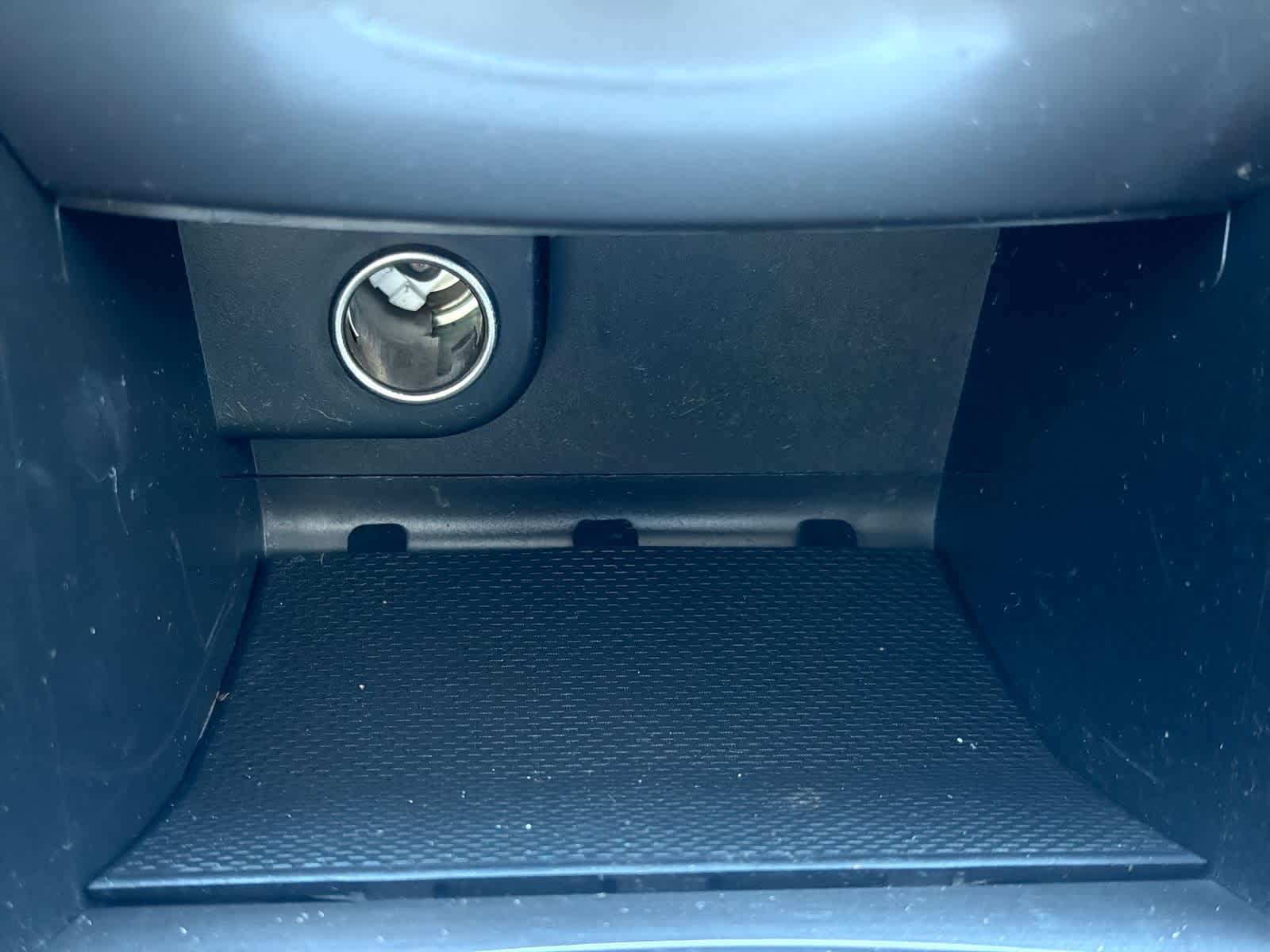 Thumbnail: 2011 Subaru Outback - 32