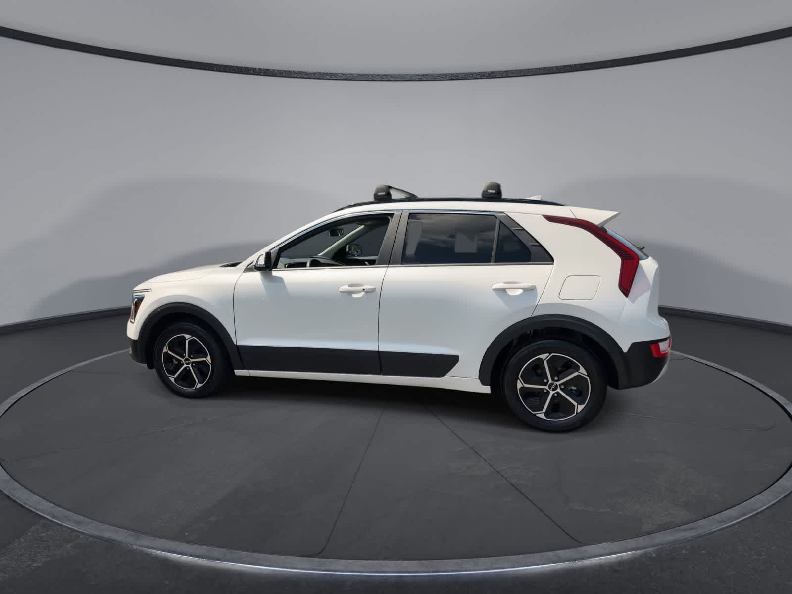 Thumbnail: 2024 Kia Niro - 4