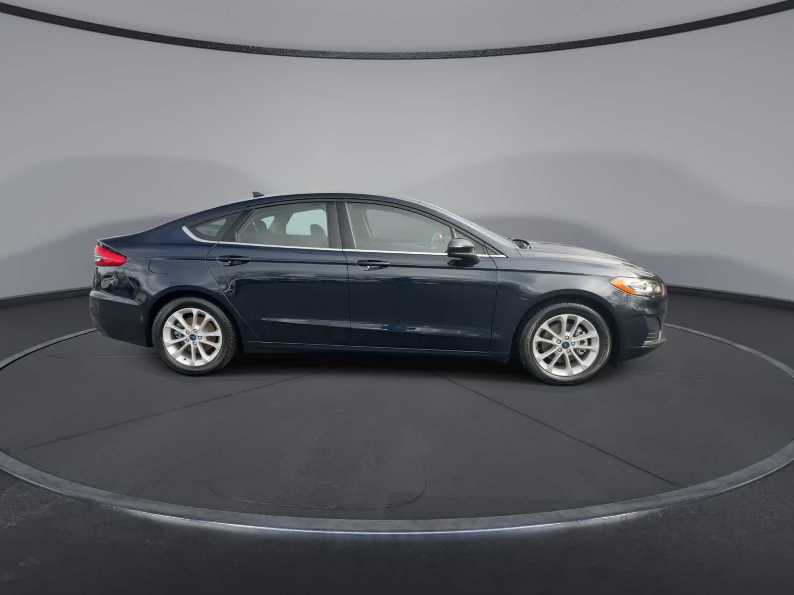 Thumbnail: 2020 Ford Fusion - 9
