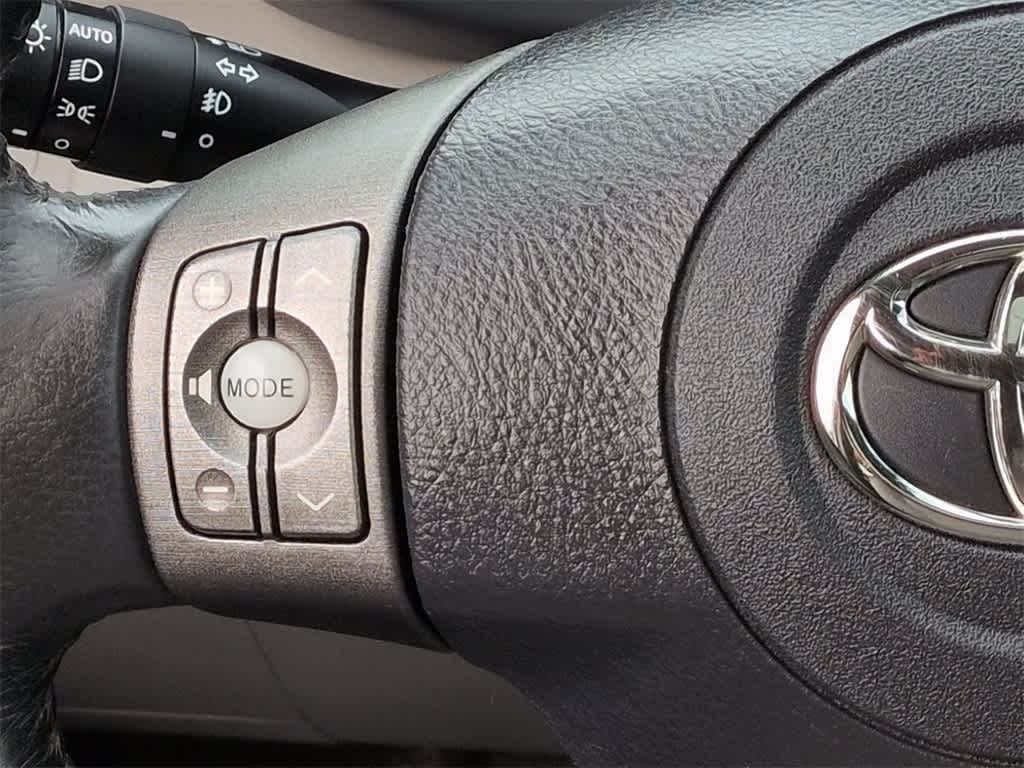 Thumbnail: 2011 Toyota RAV4 - 26