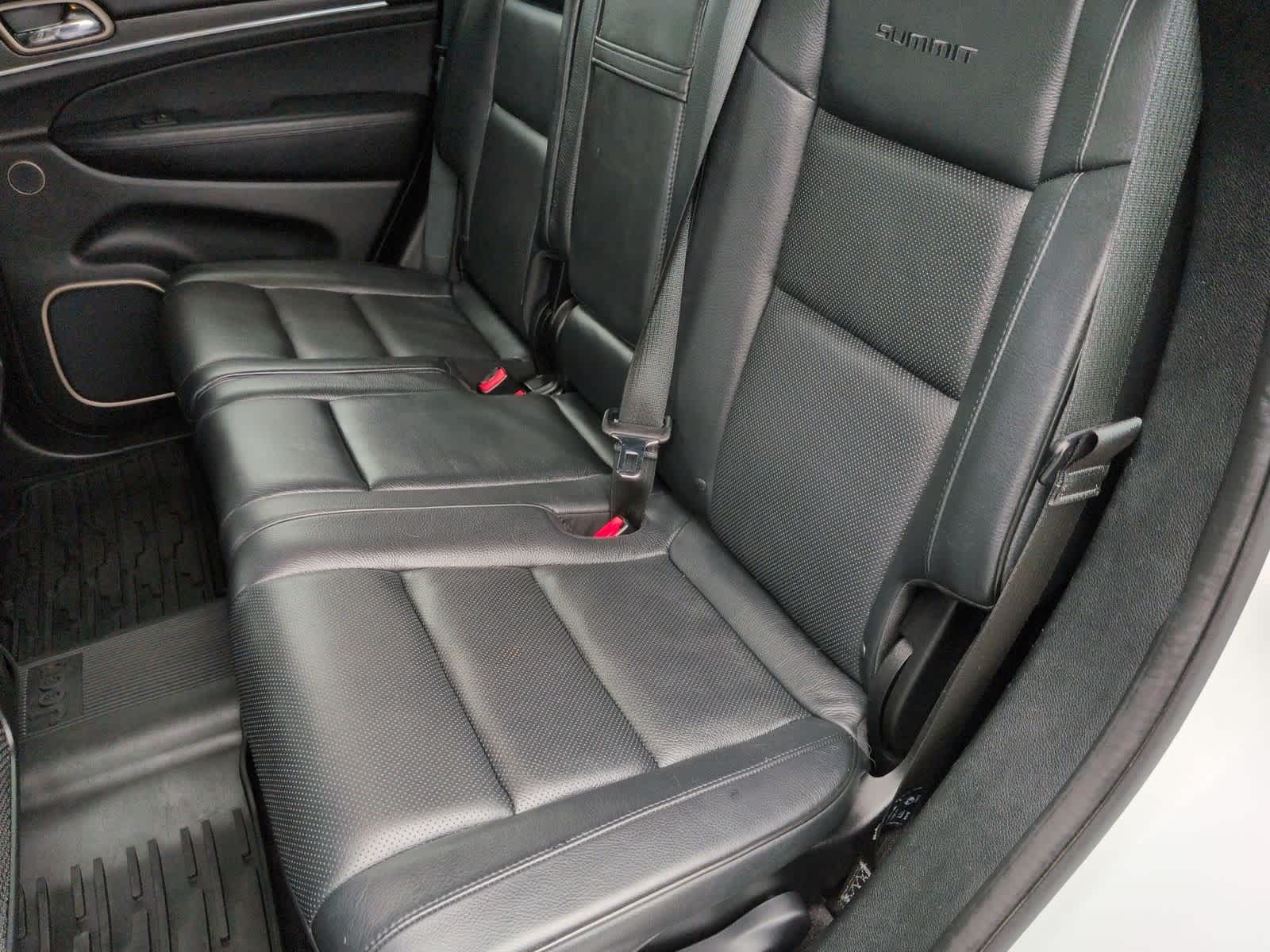 Thumbnail: 2016 Jeep Grand Cherokee - 21