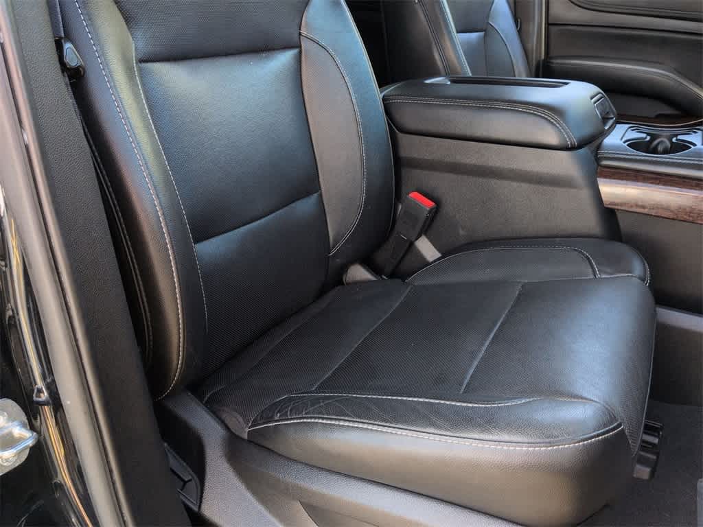 Thumbnail: 2019 GMC Yukon XL - 22