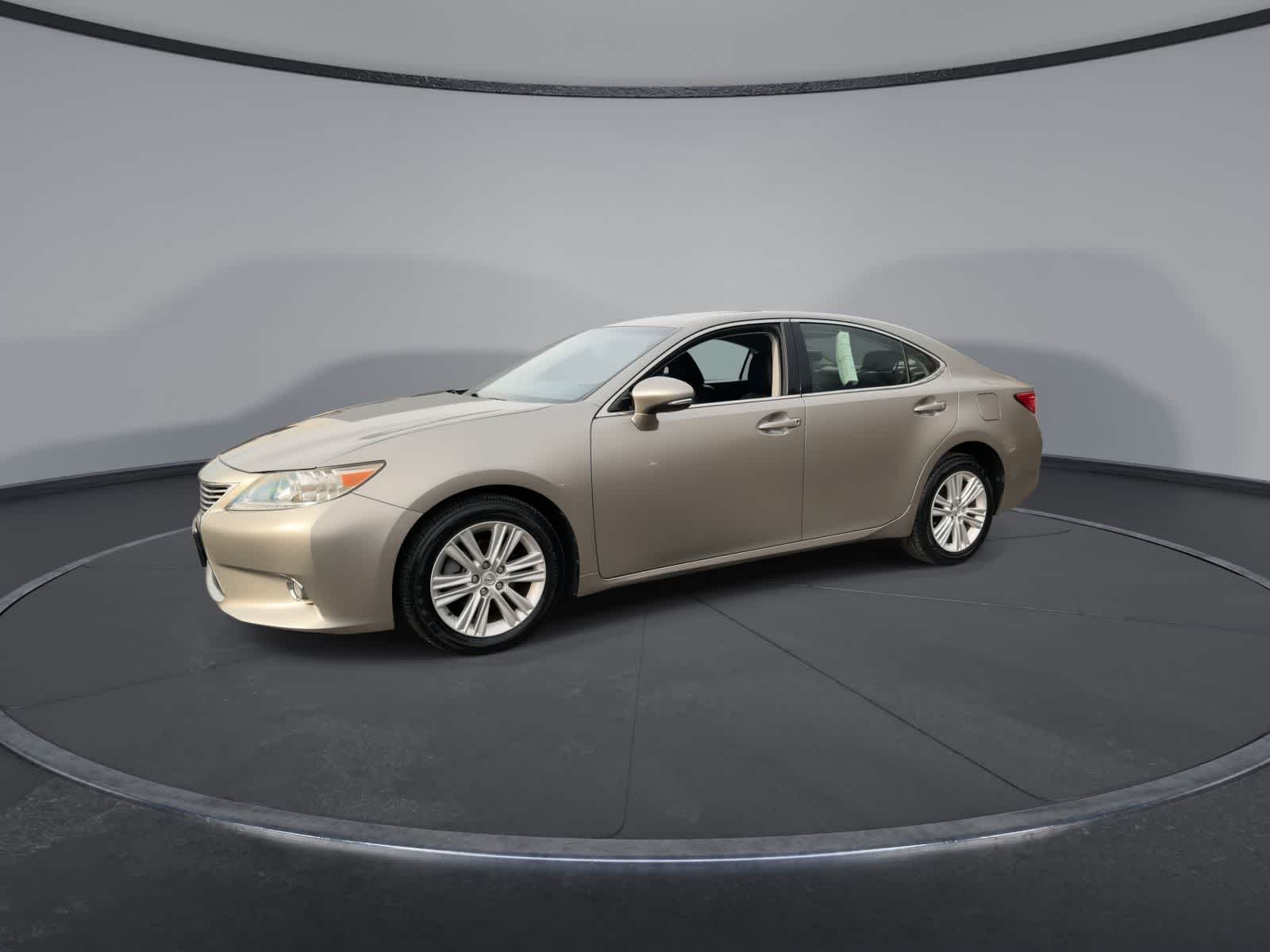 Thumbnail: 2015 Lexus ES - 4