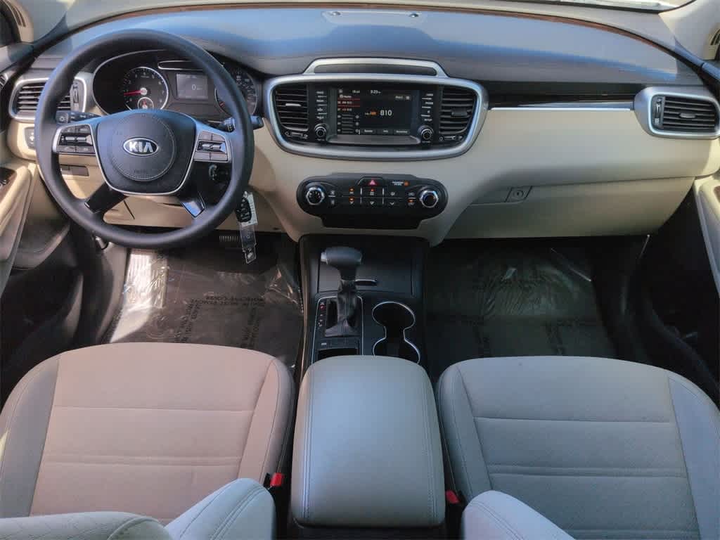 Thumbnail: 2019 Kia Sorento - 16