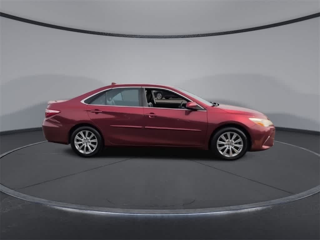 Thumbnail: 2017 Toyota Camry - 9
