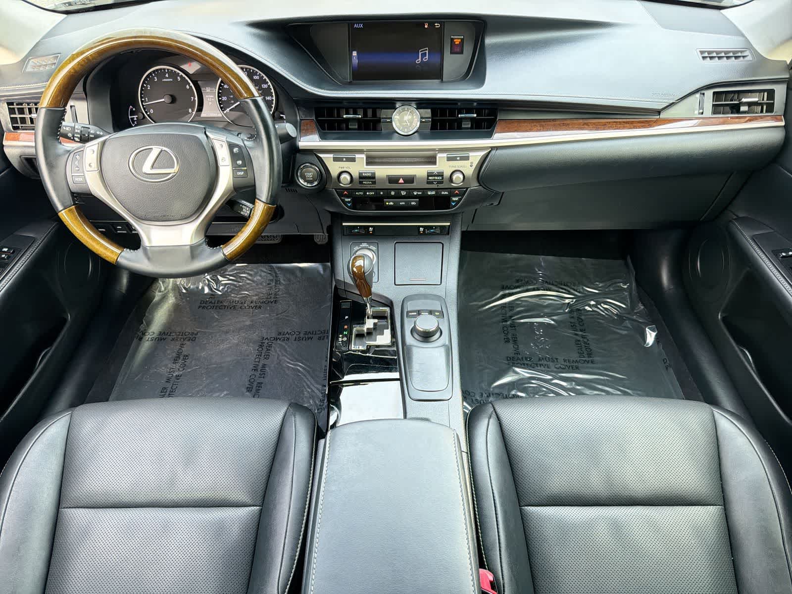 Thumbnail: 2015 Lexus ES - 16