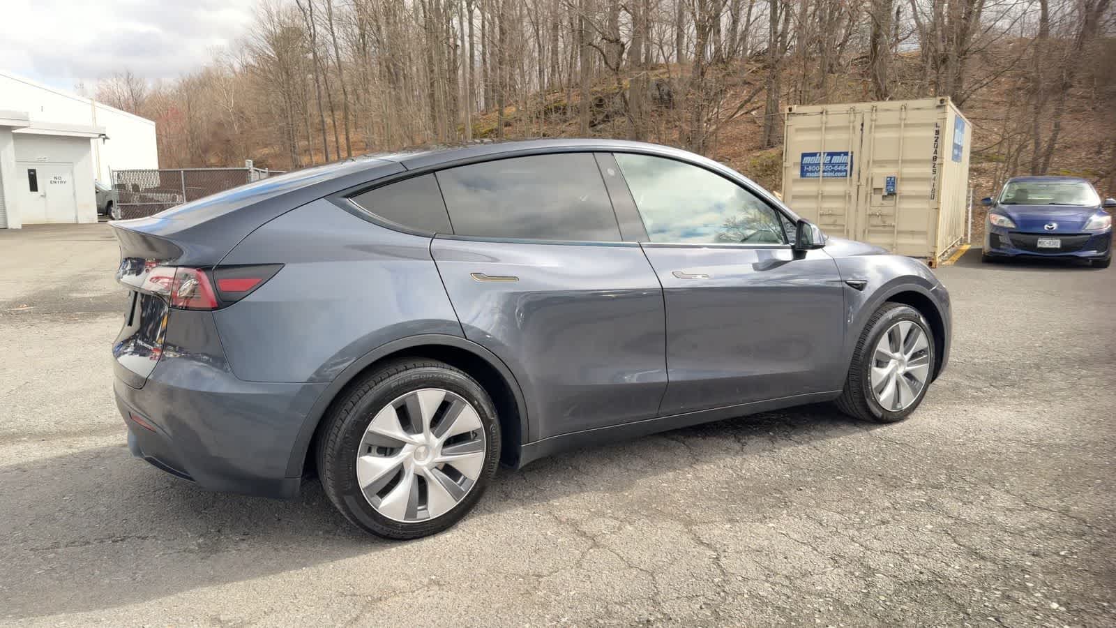 Thumbnail: 2023 Tesla Model Y - 8