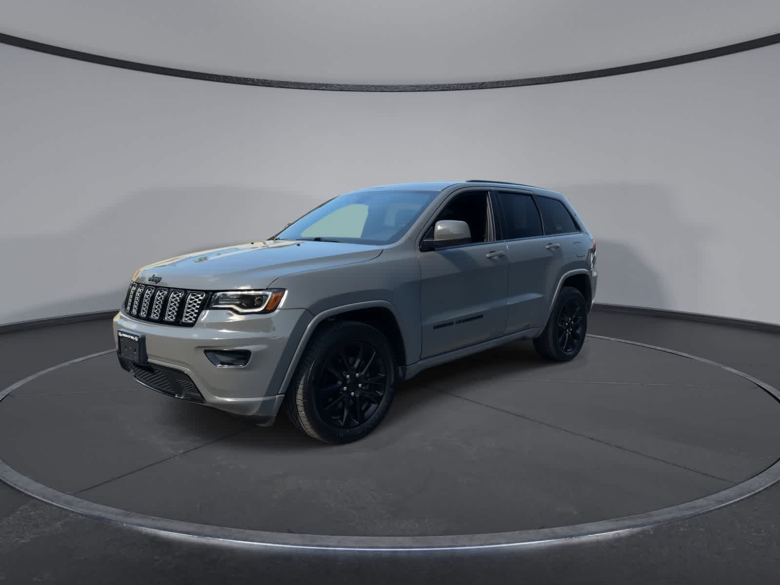 Thumbnail: 2020 Jeep Grand Cherokee - 3