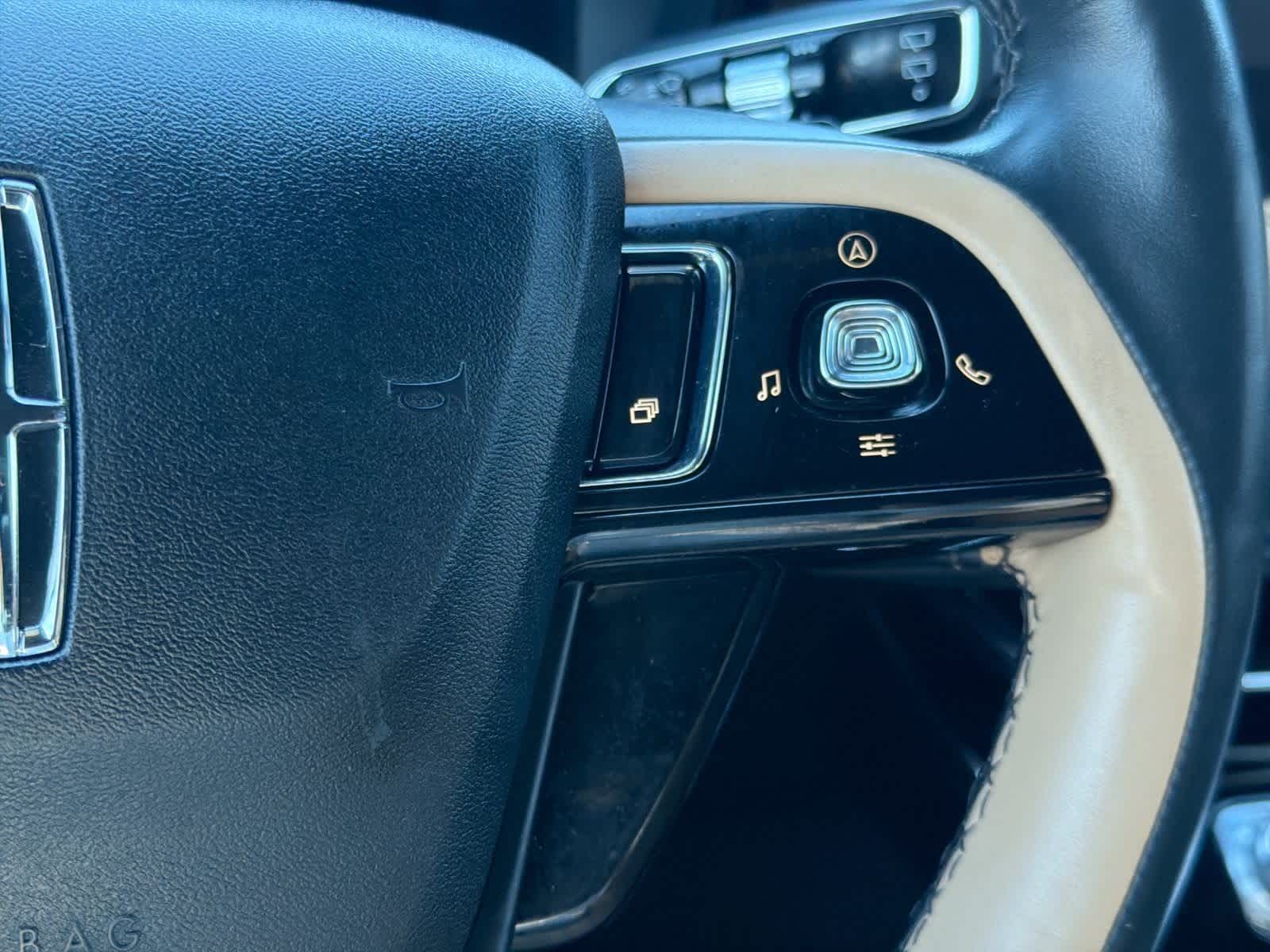 Thumbnail: 2023 Lincoln Corsair - 27