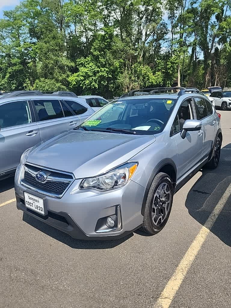 2016 Subaru Crosstrek Limited Hero Image