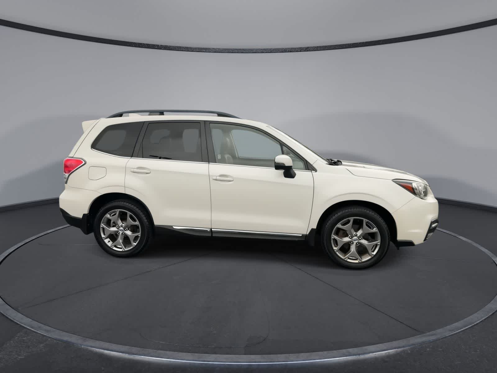 Thumbnail: 2017 Subaru Forester - 9
