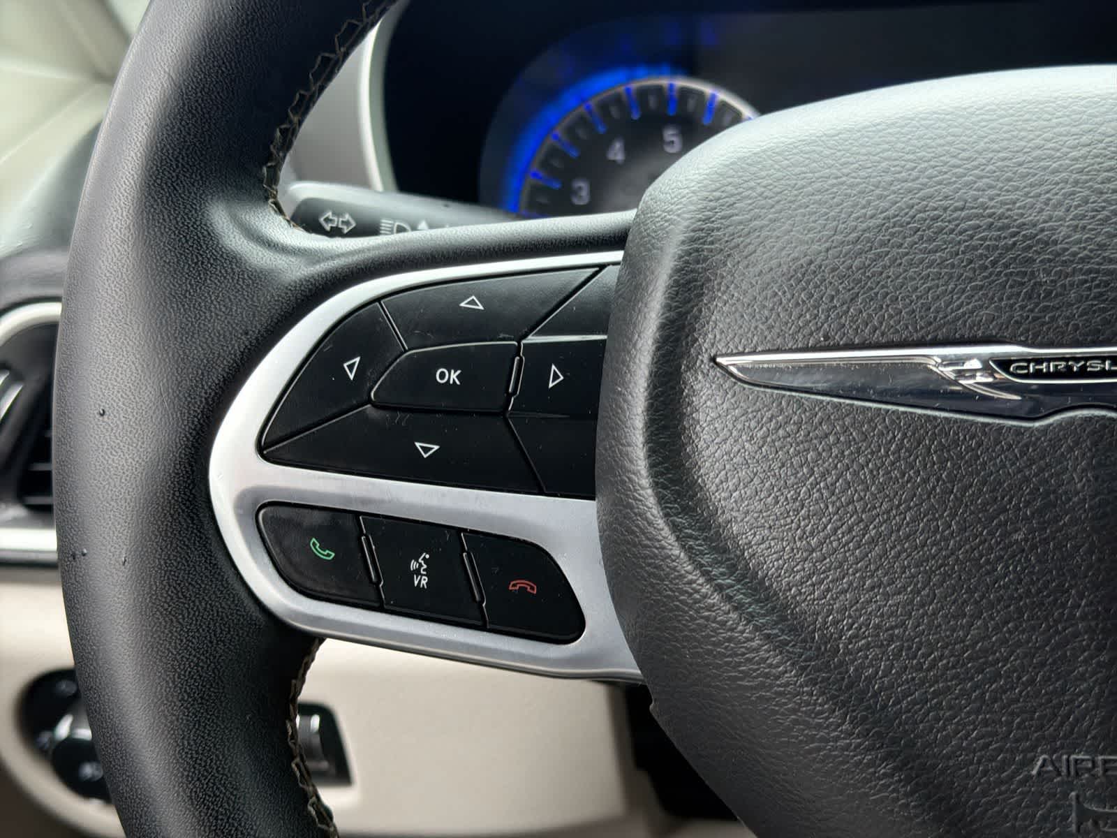 Thumbnail: 2022 Chrysler Pacifica - 24