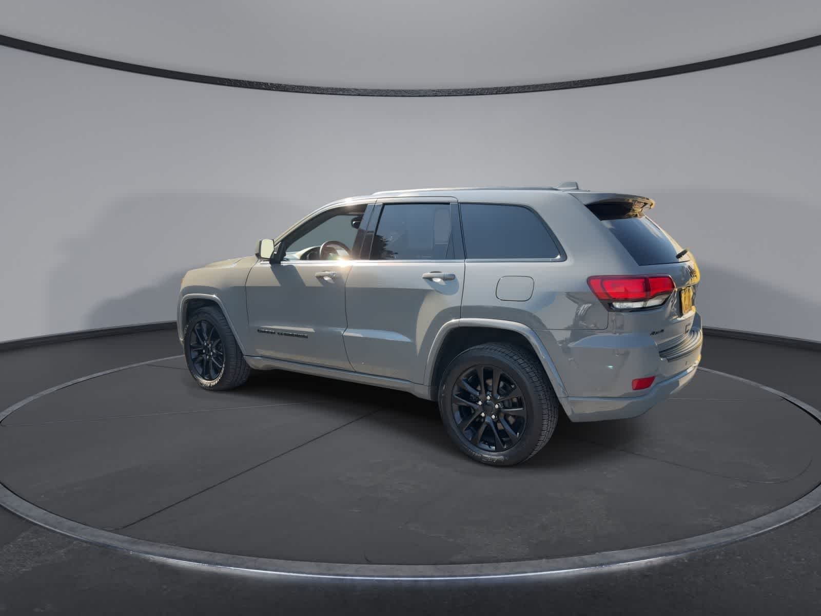 Thumbnail: 2020 Jeep Grand Cherokee - 5