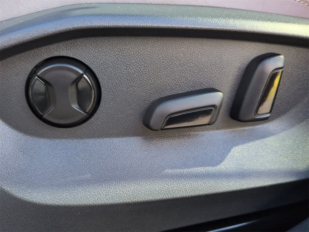 Thumbnail: 2023 Volkswagen Taos - 18