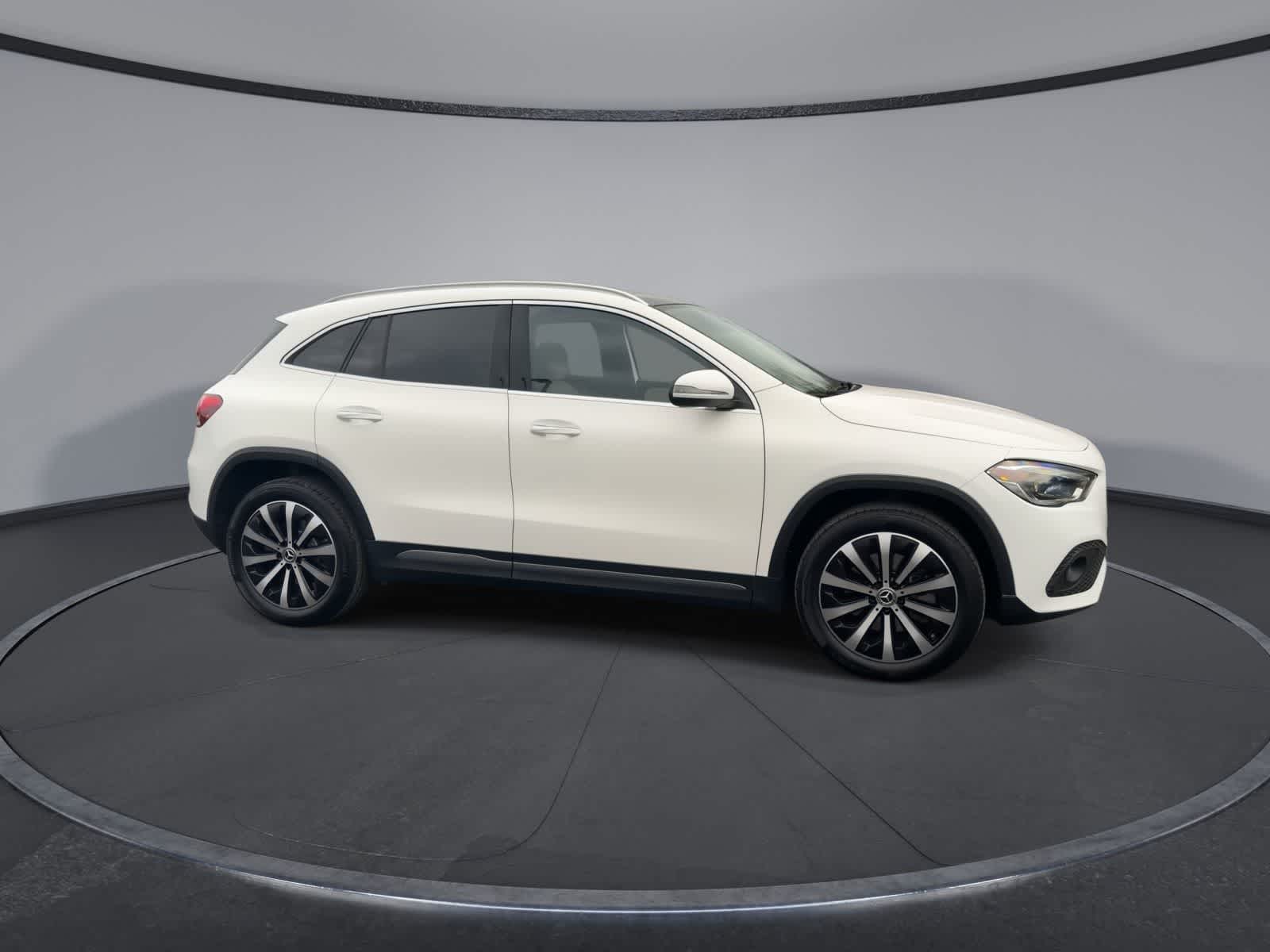 Thumbnail: 2021 Mercedes-Benz GLA - 9