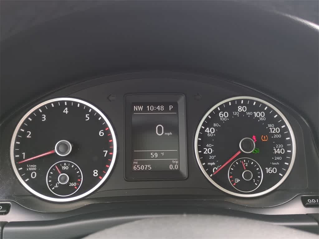 2015 Volkswagen Tiguan SE 34