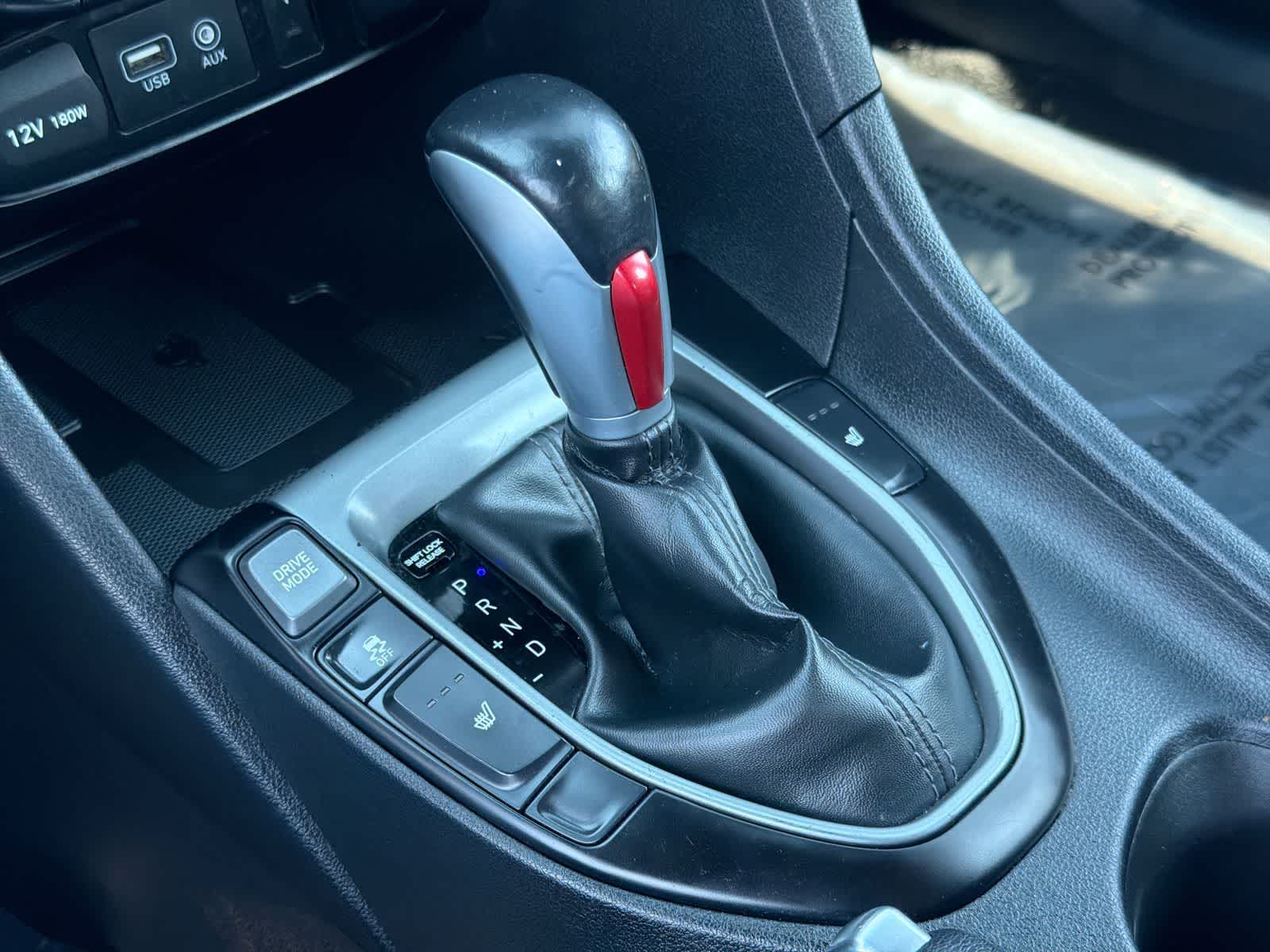 Thumbnail: 2019 Hyundai Veloster - 32