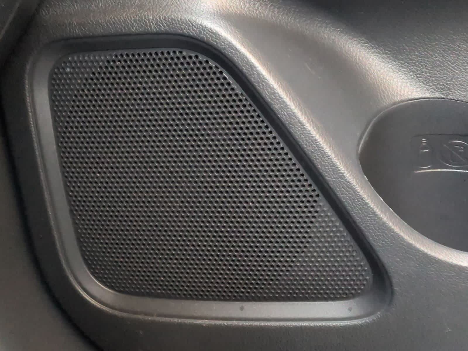 Thumbnail: 2017 Mitsubishi Outlander - 32