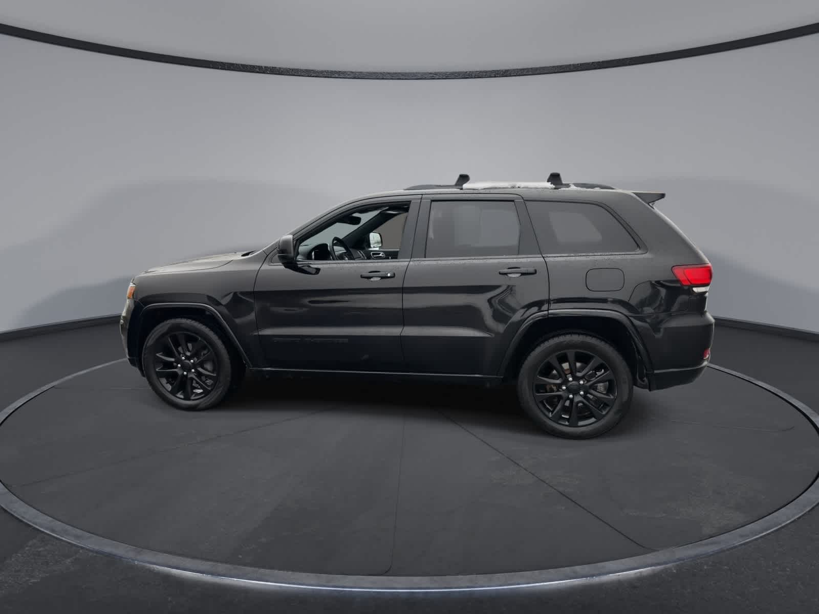 Thumbnail: 2017 Jeep Grand Cherokee - 5