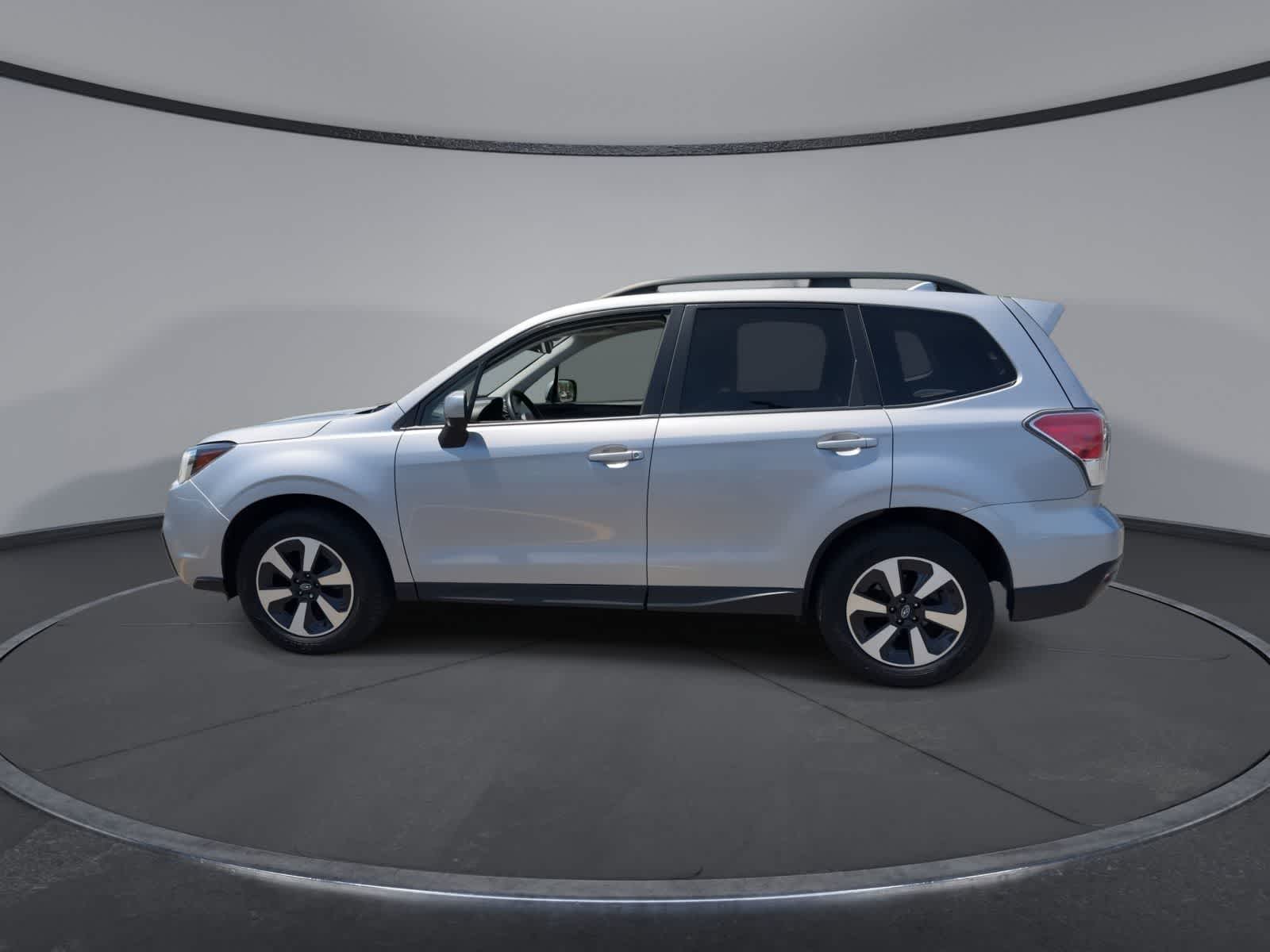 Thumbnail: 2017 Subaru Forester - 4