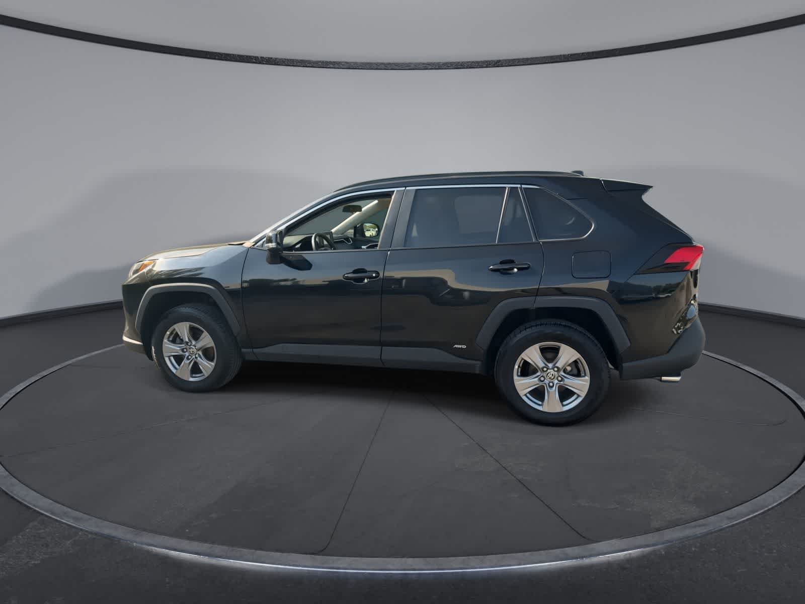 Thumbnail: 2022 Toyota RAV4 - 4